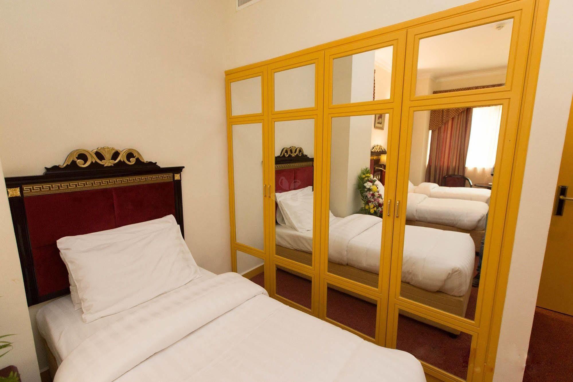 Comfort Inn Hotel Deira Dubai Exterior foto