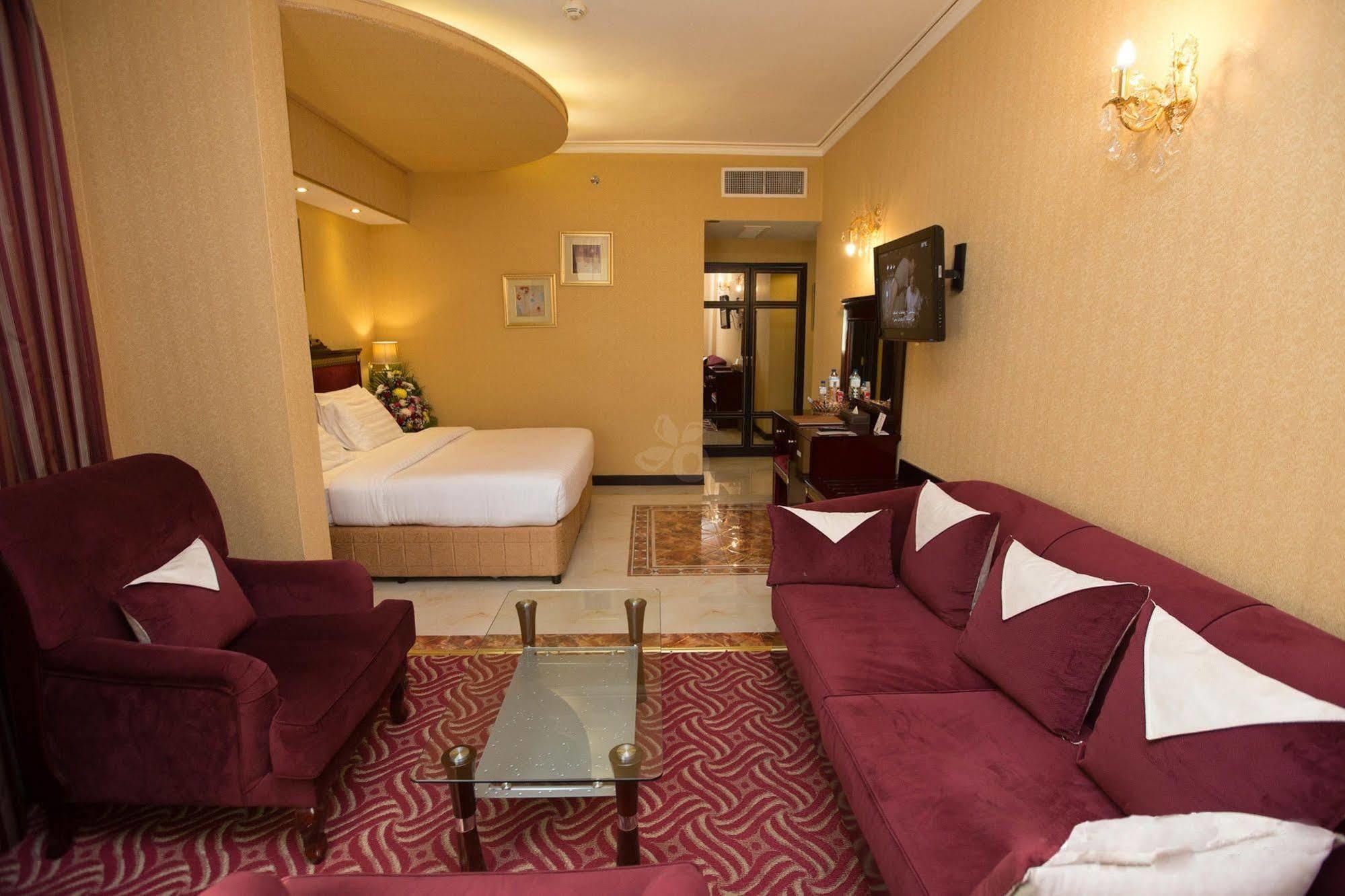Comfort Inn Hotel Deira Dubai Exterior foto